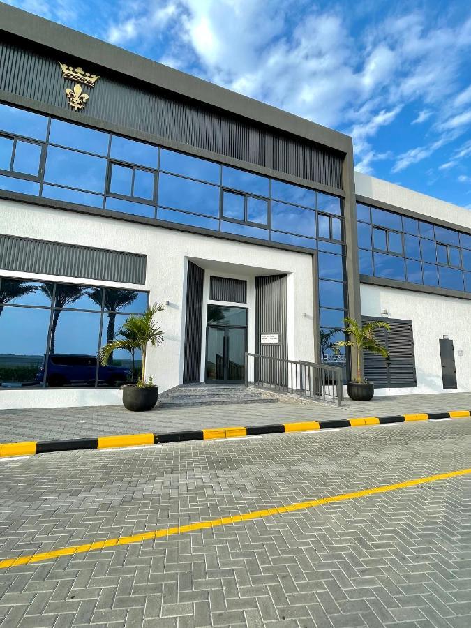 Al Dana Palma - Luxury 4-bedroom With Heated Pool & Mountain Sea View Villa