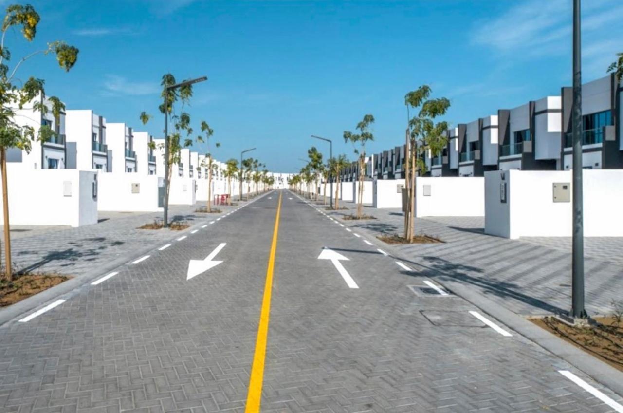 Al Dana Palma - Luxury 4-bedroom With Heated Pool & Mountain Sea View Villa *